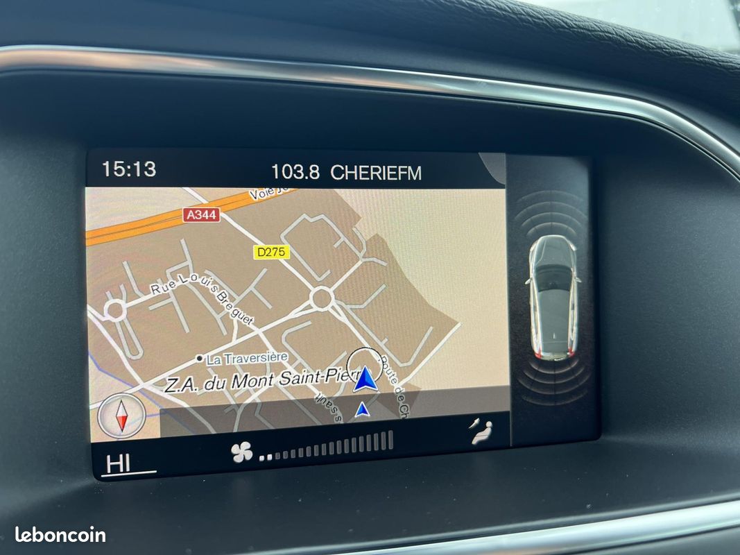 VOLVO V40 D2 120 Geartronic 6 Momentum (image 21)