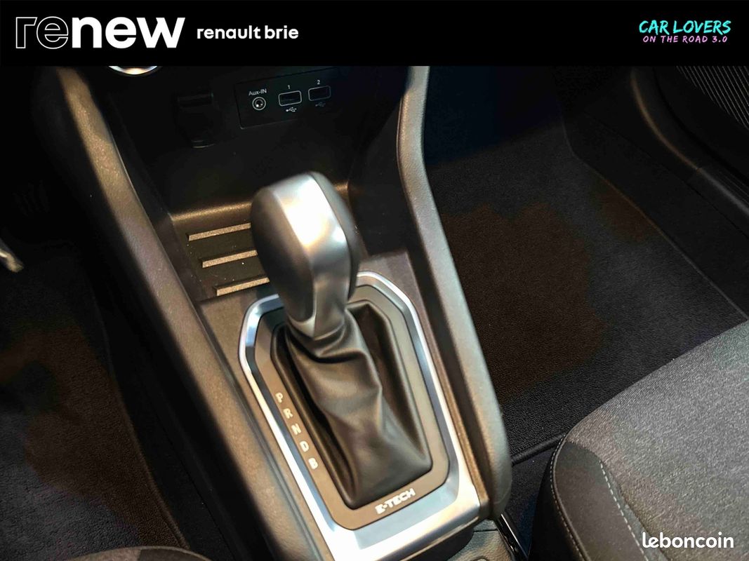 RENAULT Clio E-Tech 140 - 21 Business (image 18)