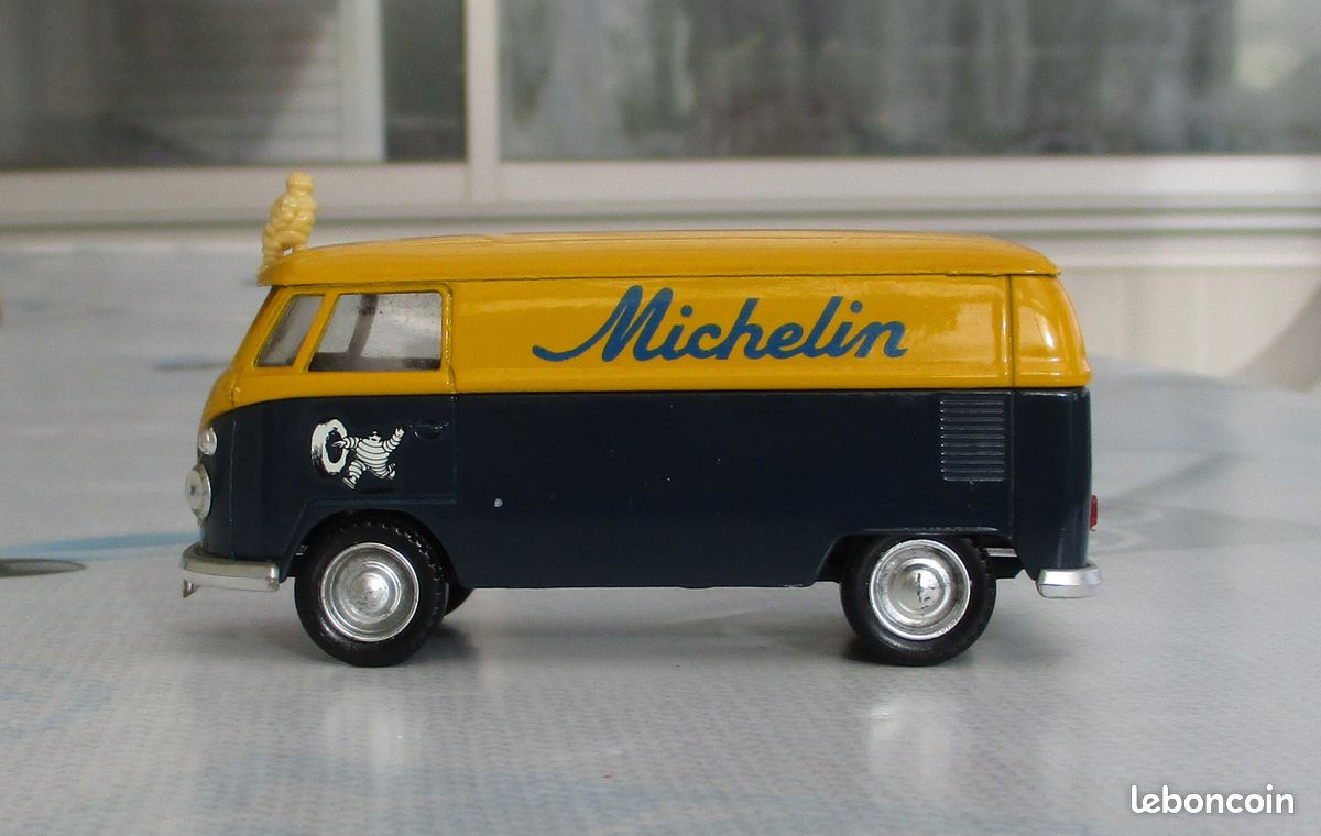 Miniature Solido 1/43 VW Combi - Véhicule Commercial Multicolore - Neuf