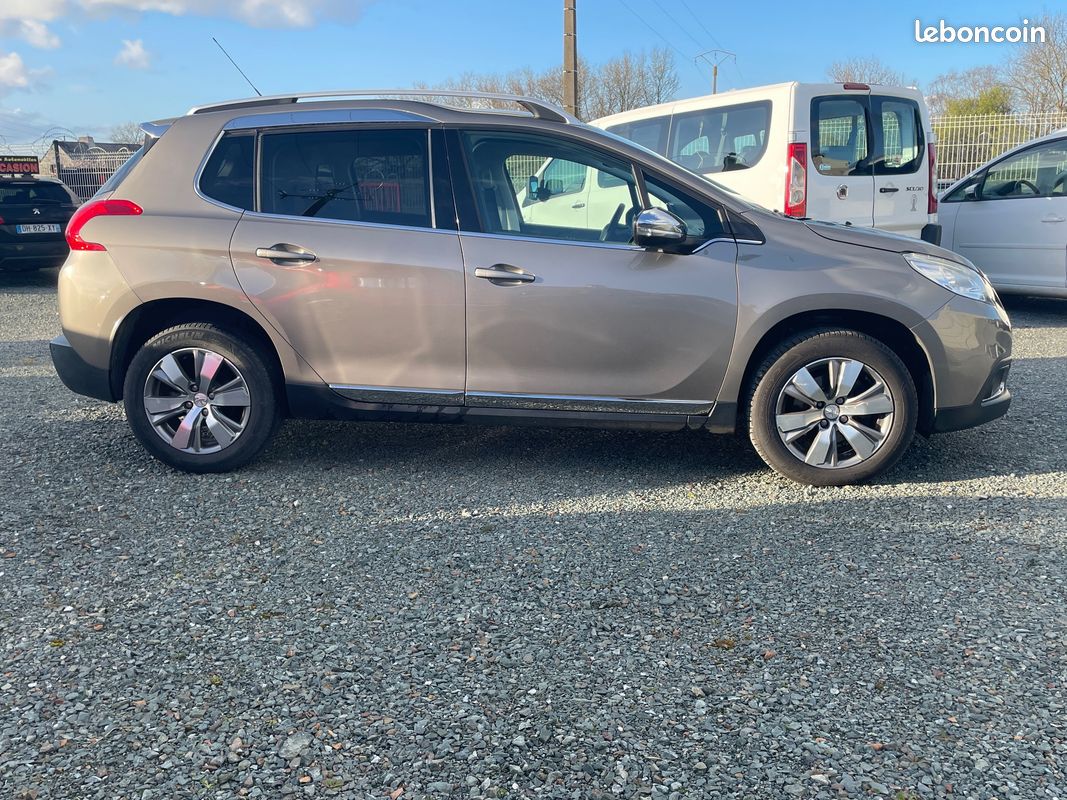 PEUGEOT 2008 1.6 HDI 115cv ALLURE 1ère MAIN (image 2)