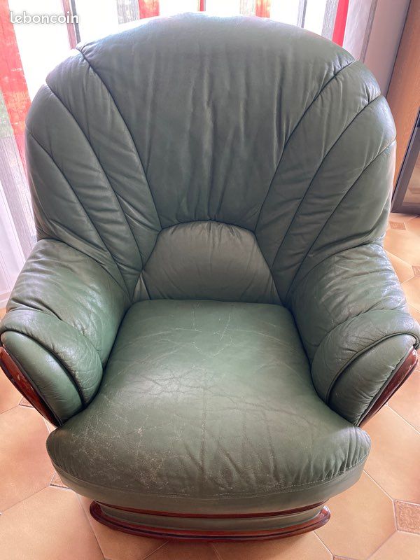 Canapé vert en cuir + deux fauteuils (image 2)