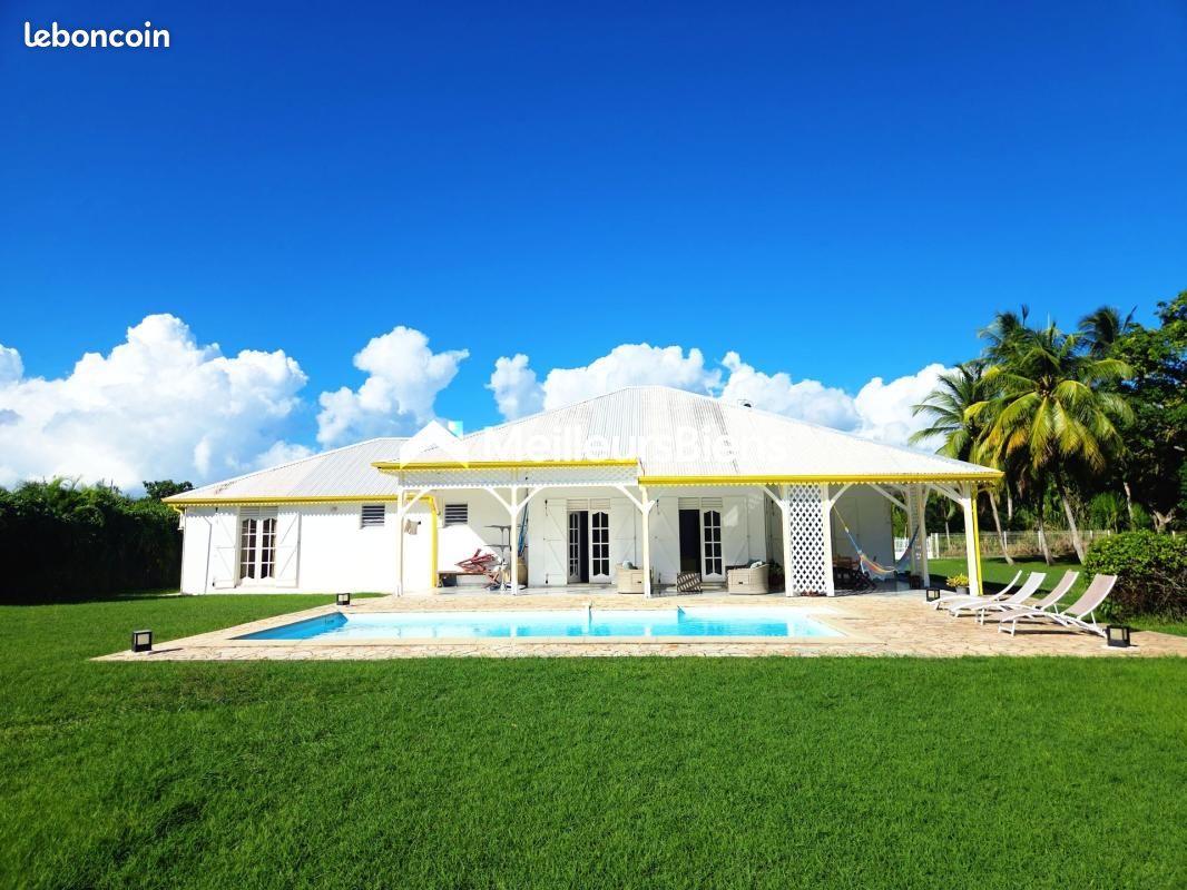 Maison 4 pièces 184 m² · à Petit-Bourg · 184 m² · 950 000 €