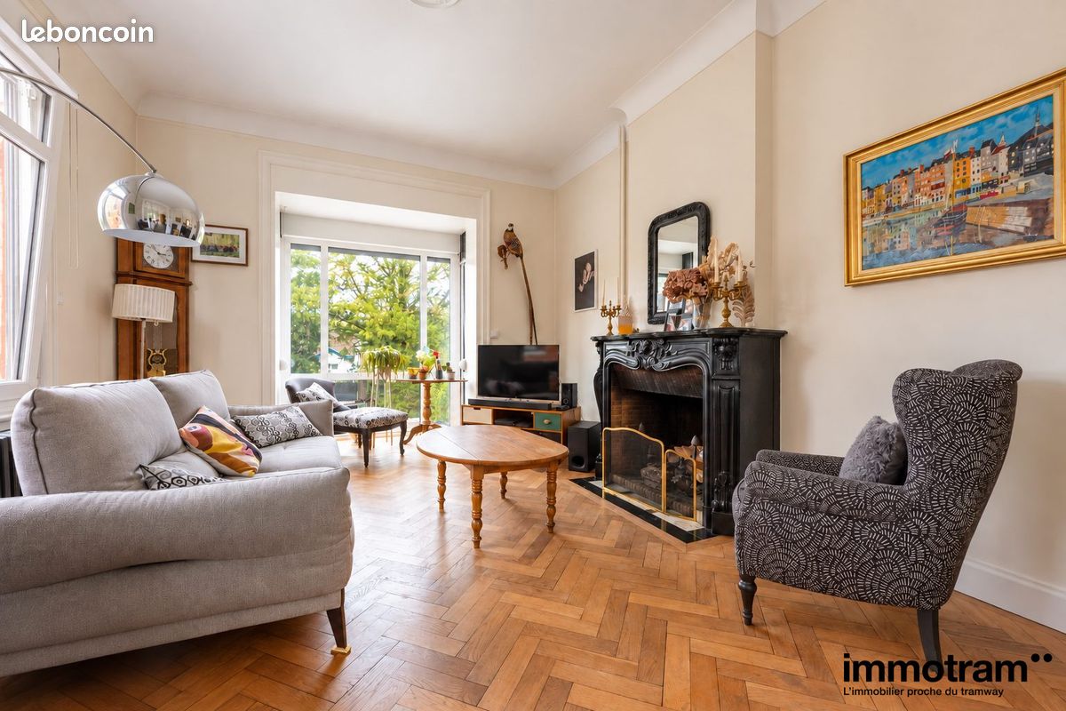 Maison 8 pièces 190 m² · à Villeneuve-d'Ascq · 190 m² · 899 000 €