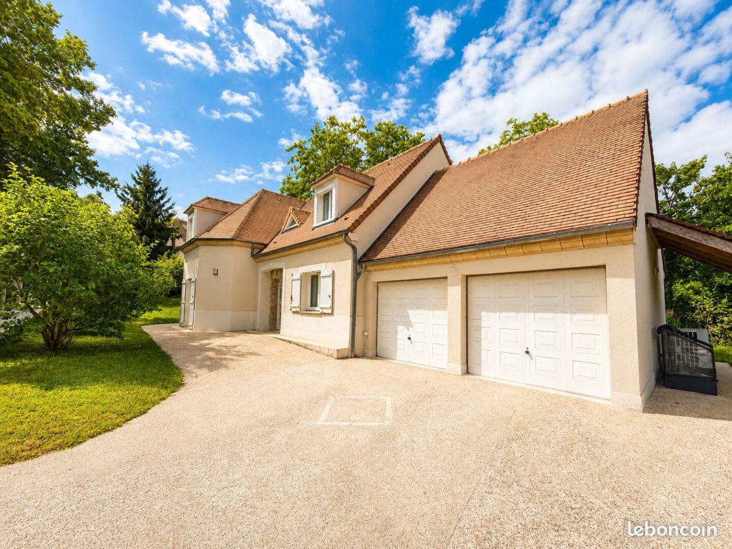 Maison 5 pièces 175 m² · à Chessy · 175 m² · 699 900 €