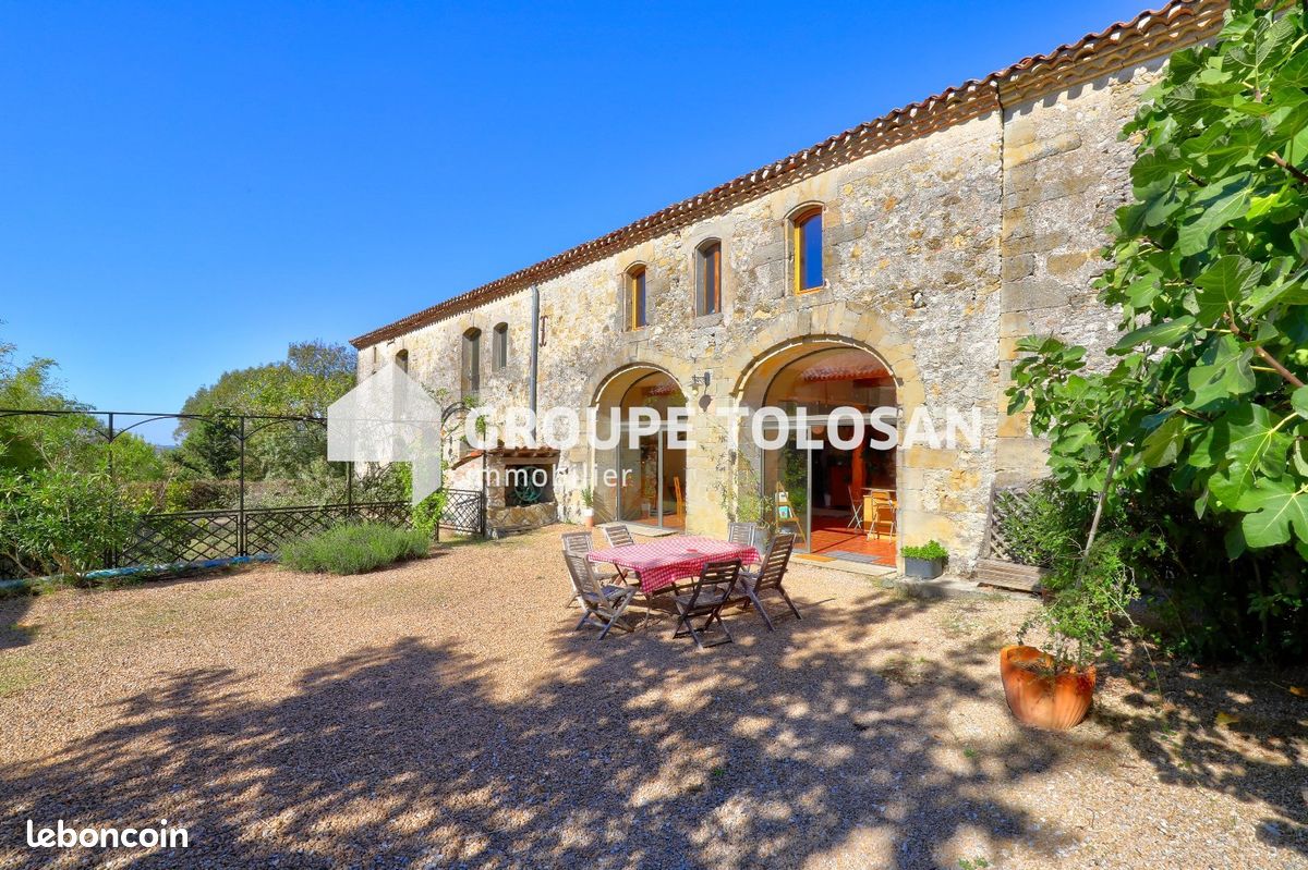 Maison 9 pièces 328 m² · à Revel · 328 m² · 299 000 €