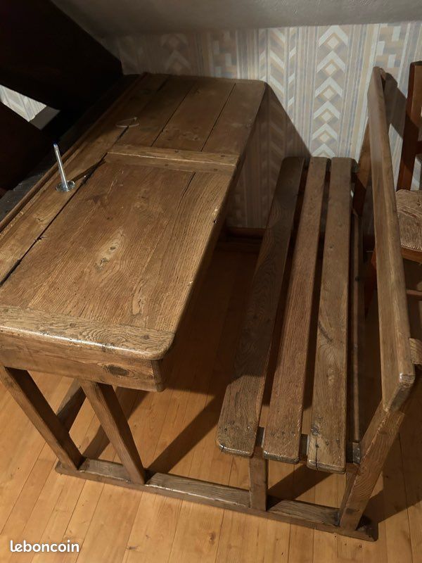 Table ancienne d’écolier (image 1)