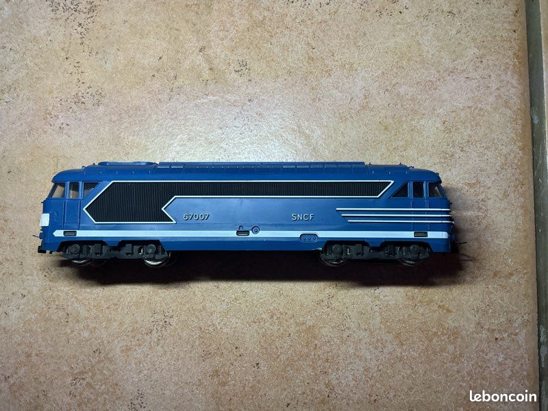 Locomotive BB67007 Jouef pour train électrique ho (image 1)
