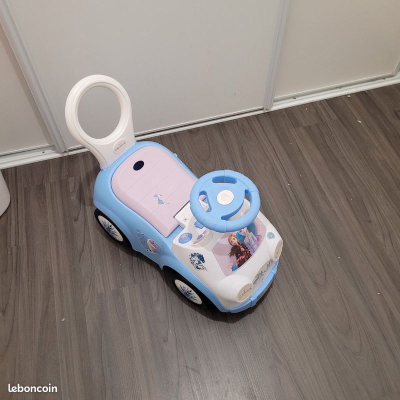 Voiture fille reine des neiges (image 2)