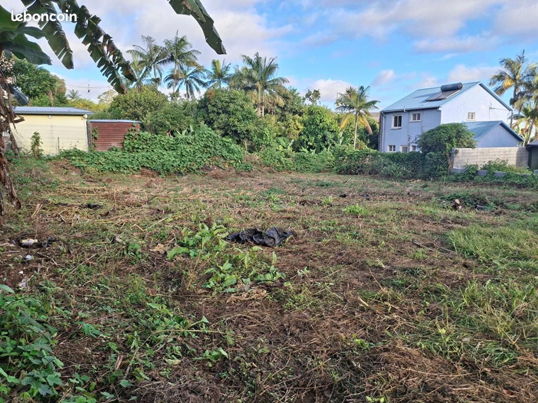 Terrain 800 m² · au Tampon · 188 000 €