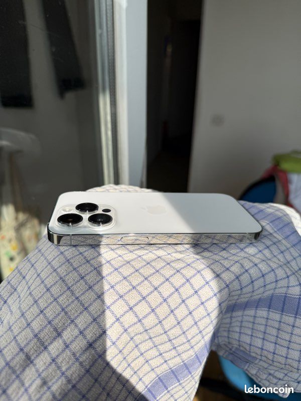 IPhone 14 Pro 128 Go - Bon état + Coque offerte (image 19)