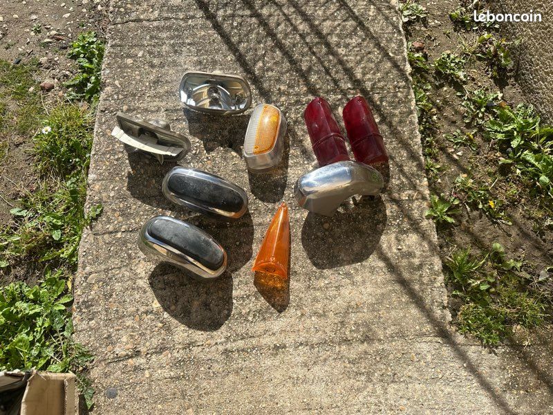 Lot de pièces Peugeot 404 (image 1)