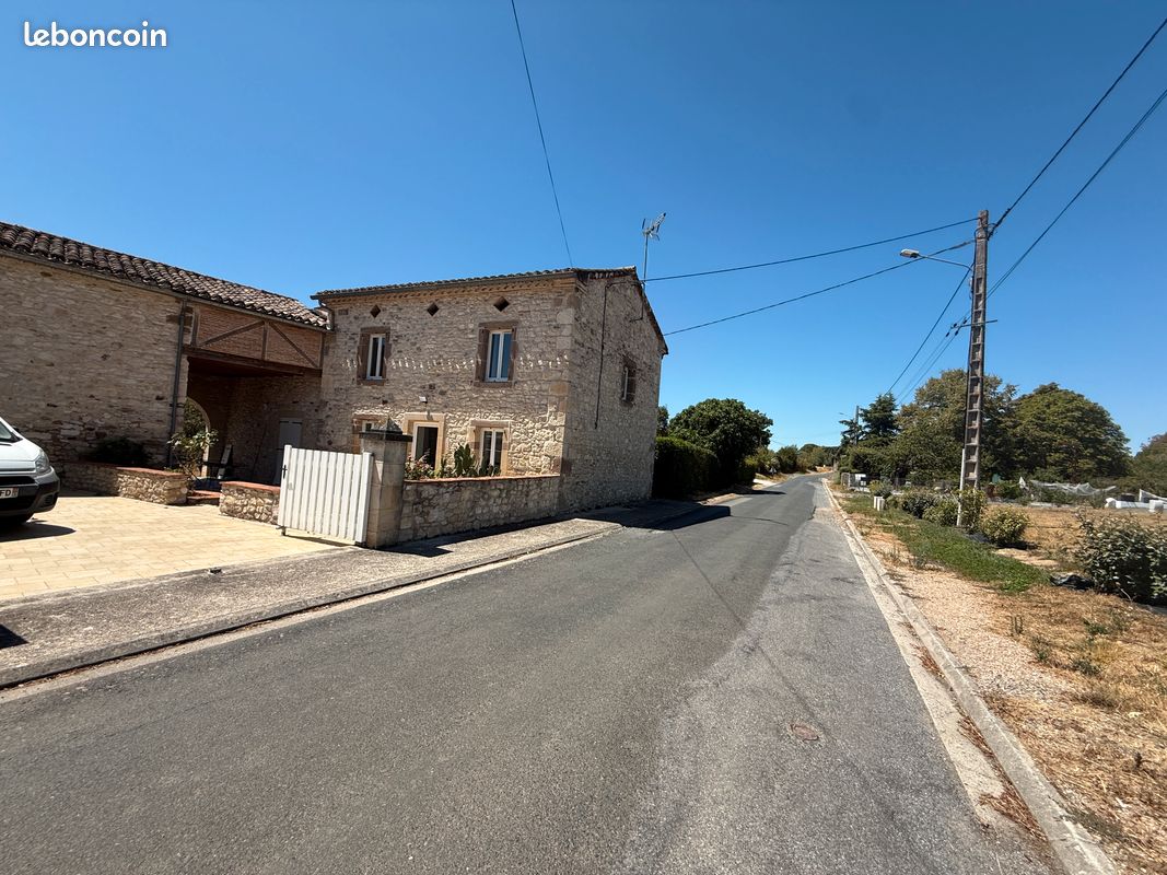 Maison 4 pièces 95 m² · à Saint-Genest-de-Contest · 95 m² · 895 €