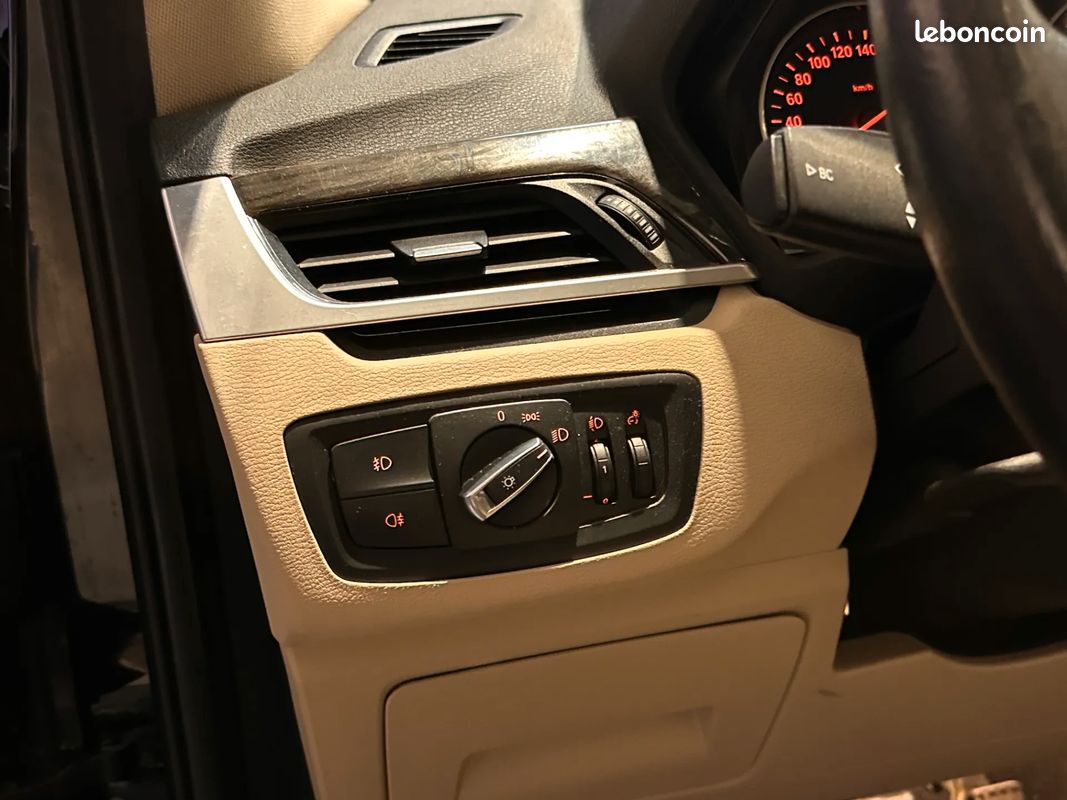BMW X1 2.0 192ch Lounge - 2017 - 94 500 km - Faible kilométrage - Boîte auto (image 15)