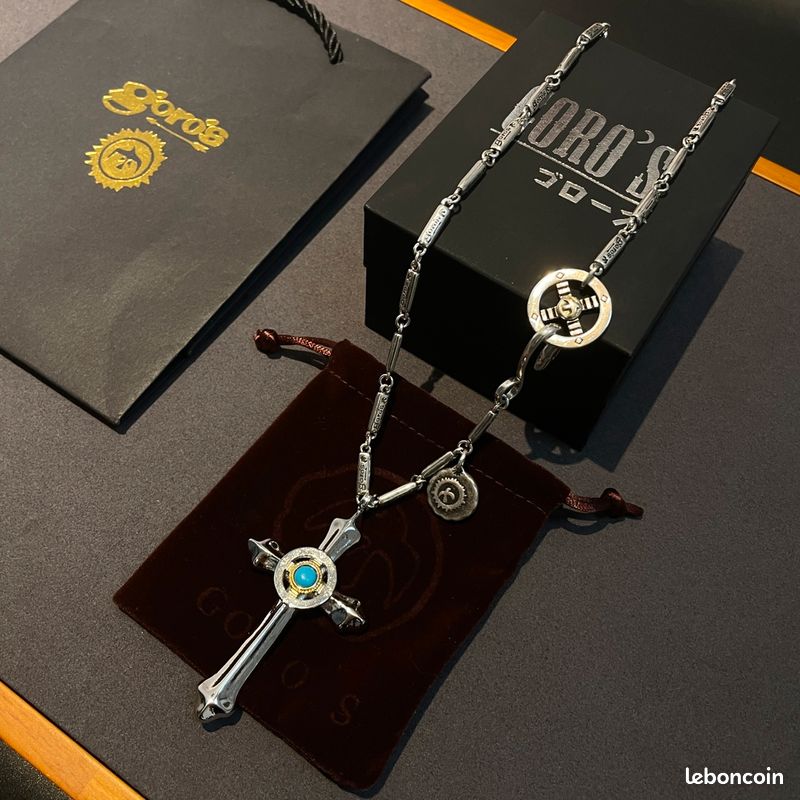 Collier (image 1)