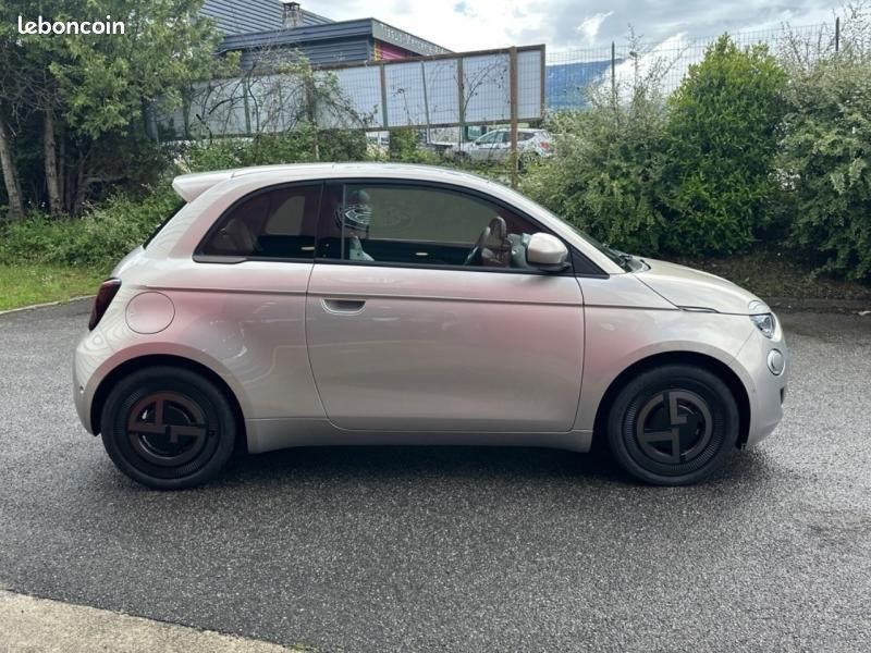 Fiat 500 e 118ch Giorgio Armani Collectors Edition MY25 (image 4)