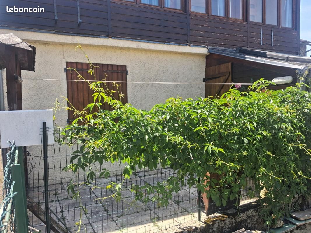 Maison 5 pièces 77 m² · à Quérigut · 77 m² · 110 000 €