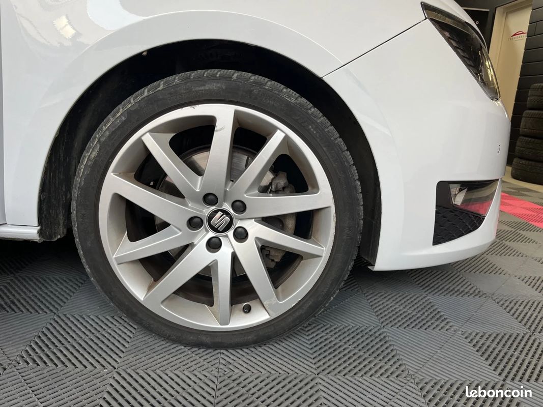 SEAT IBIZA 1.0 TSI 110 FR - CUIR ALCANTARA - TOIT OUVRANT - GPS - CLIM Auto - (image 35)