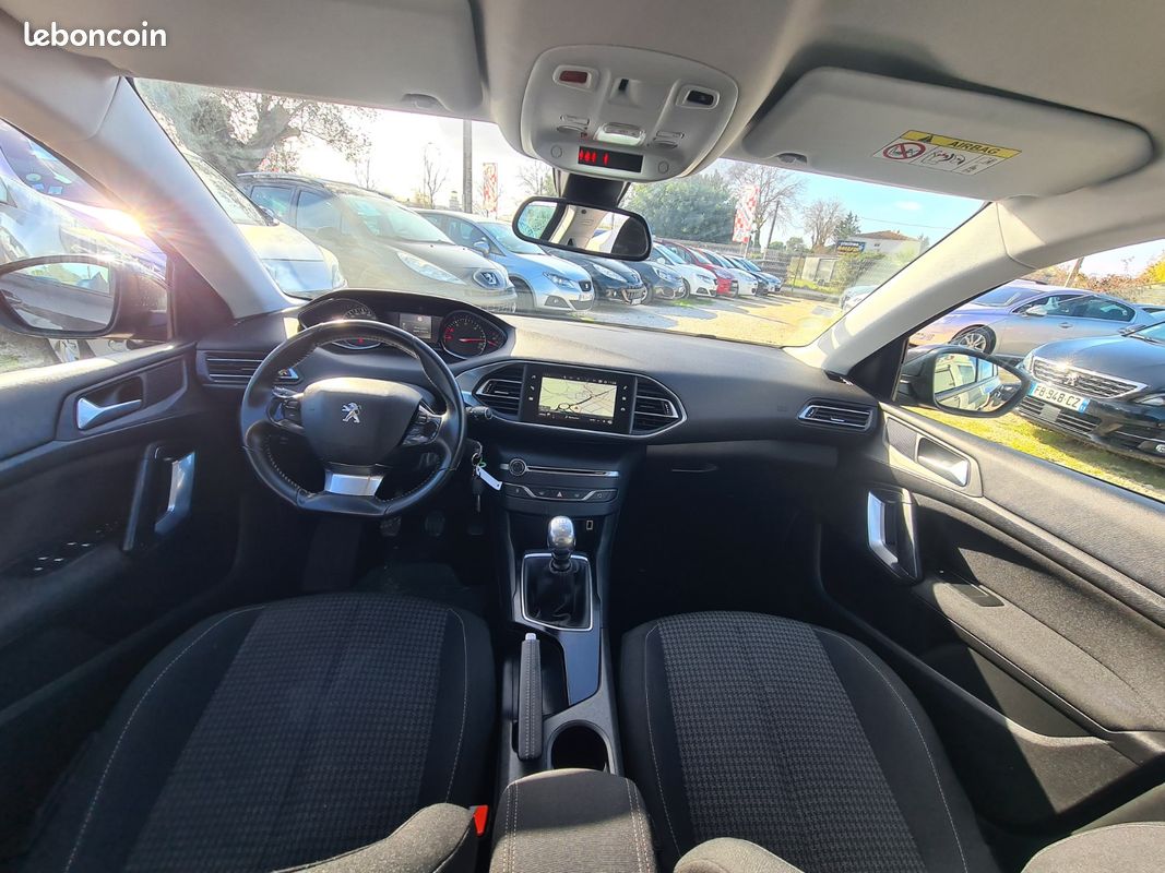PEUGEOT 308 BlueHDi 100ch SS BVM6 Allure (image 11)