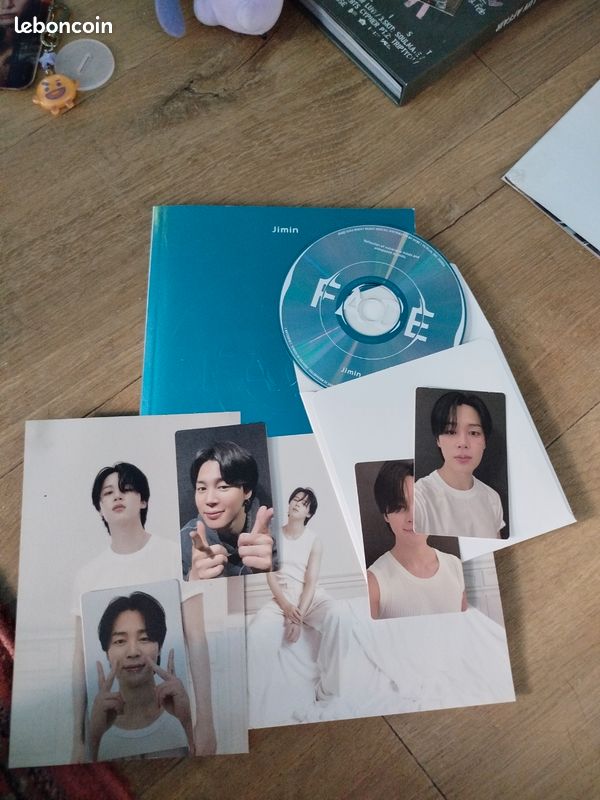 Gros lot albums, peluches etc. BTS (image 8)