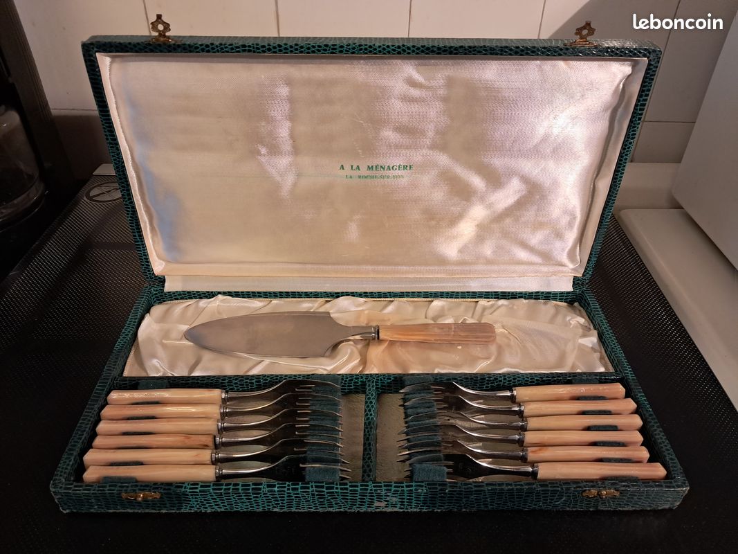 Service à gâteau dans son écrin (image 1)