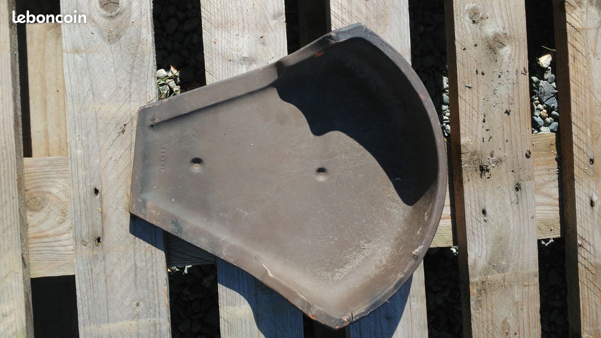 Tuile fronton brune (image 2)
