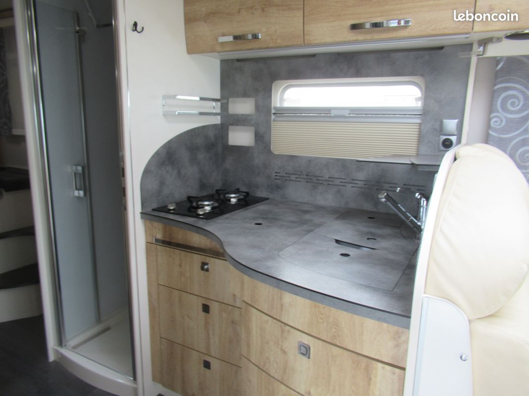 PRIX EN FOLIE CHEZ ROGER BRIANT Frankia I 790 QD – Collection 2019 Boite auto 180 cv (image 3)