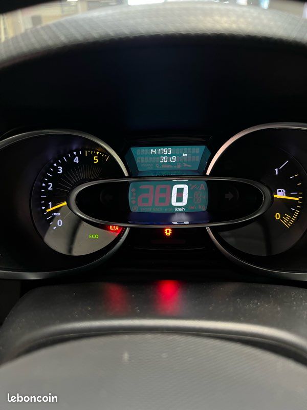 RENAULT CLIO IV 1.5 dCi 75 – Climatisation – Suivi entretien – Distribution à jour (image 5)