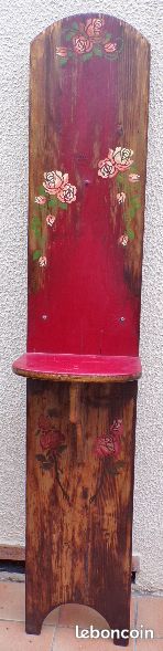 Support d'une ancienne fontaine murale (image 1)