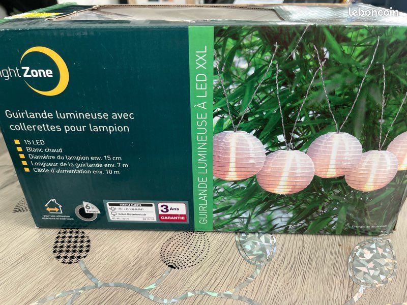 Guirlande lumineuse avec collerette pour lampion (image 1)