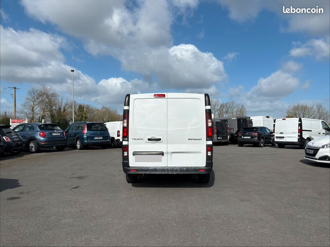 RENAULT Trafic 3 1.6 dci 120 cv L1H1 TVA RÉCUPÉRABLE (image 4)