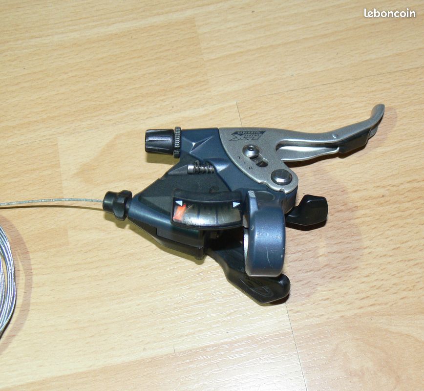 Leviers vélo 3 x 6 V gauche et droit pour le changement de vitesses