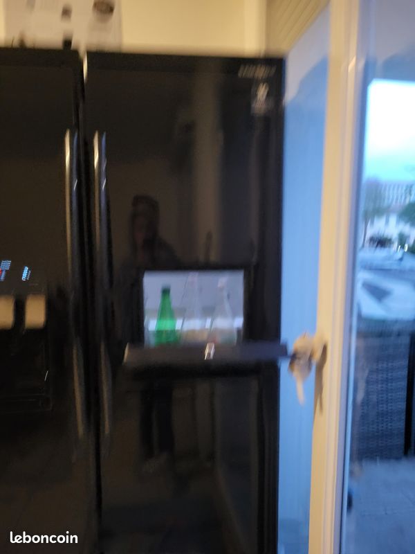 Vends très urgent frigo américain marque Samsung état très neuf 450 avec facture (image 4)