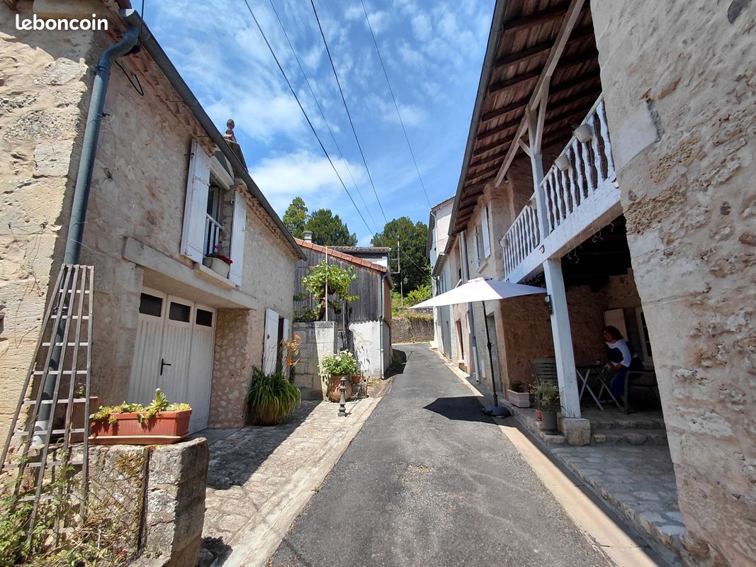 Maison 5 pièces 121 m² · à Château-l'Évêque · 121 m² · 167 000 €