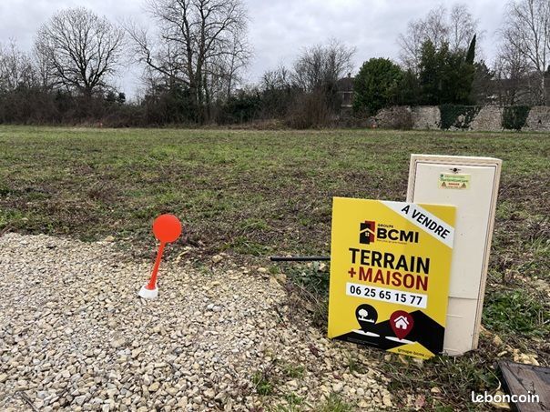 Terrain à bâtir de 917 m2 au prix de 20200 à AIGRE (16) · 20 200 €