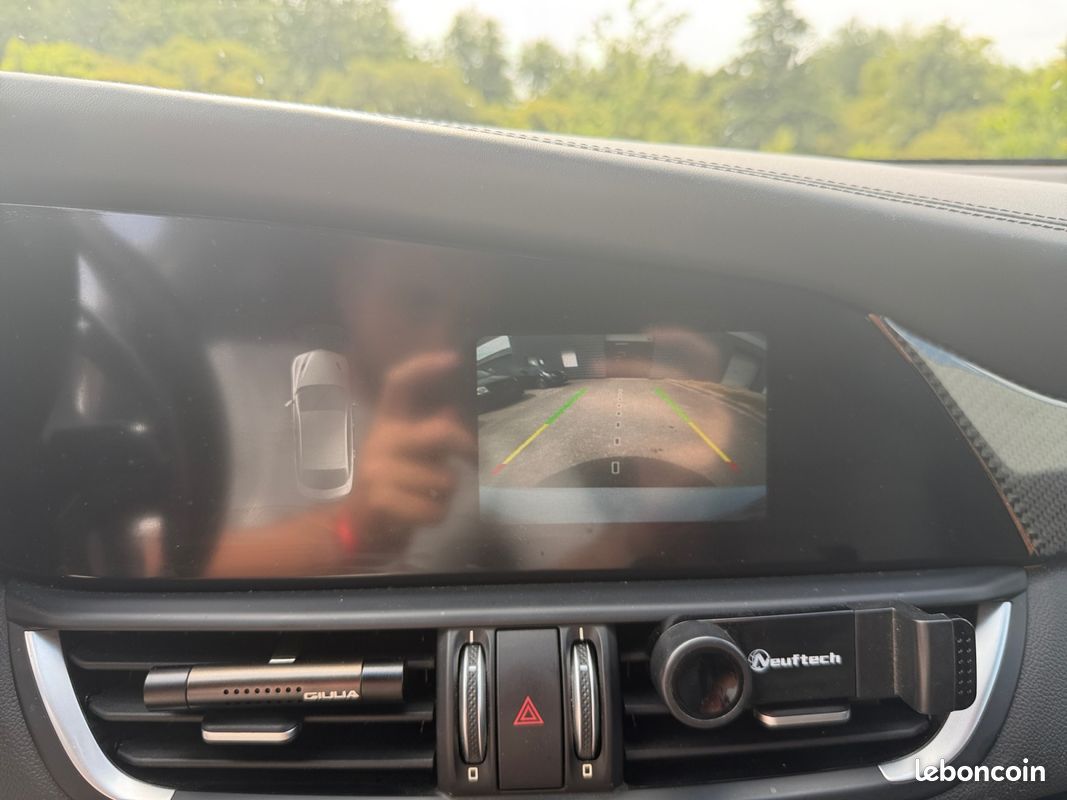 ALFA ROMEO GIULIA 2.2 JTD 180 LUSSO AT 180Ch Garantie 12 mois (image 16)