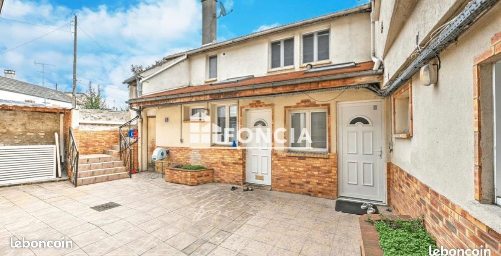 Appartement 2 pièces 73 m² · à Les Mureaux · 73 m² · 980 €