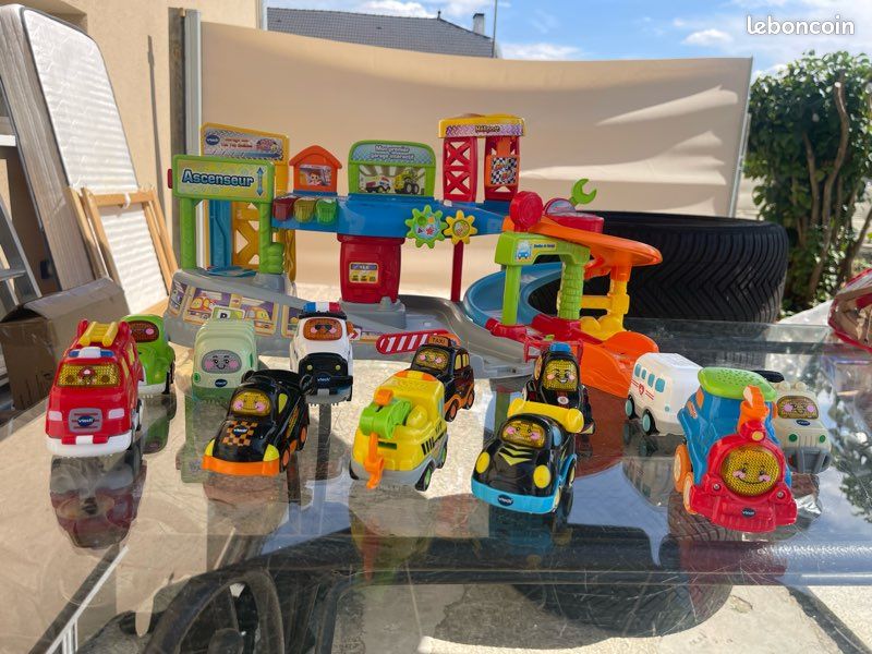Garage interactif VTech Tut Tut Bolides + 12 véhicules (image 1)