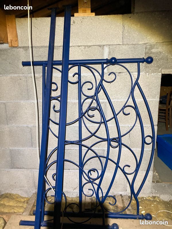 Cadre de lit en métal bleu (image 2)