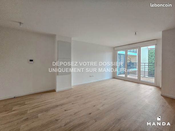 https://img.leboncoin.fr/api/v1/lbcpb1/images/13/50/05/1350054b2dc58d2250191f3ac1612e9180b23cc1.jpg?rule=ad-image