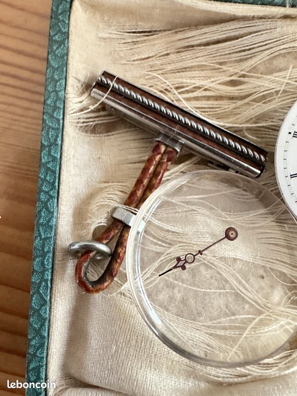 Lot De Pièces Détachées Pour Montre à Gousset - Mécanismes Et éléments - Occasion