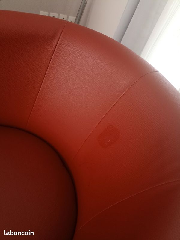 Fauteuil club simili rouge (image 3)