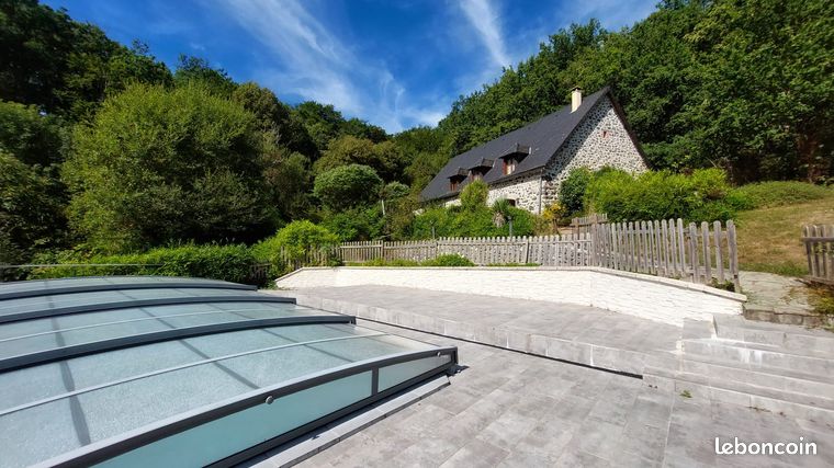 Maison 10 pièces 238 m²
