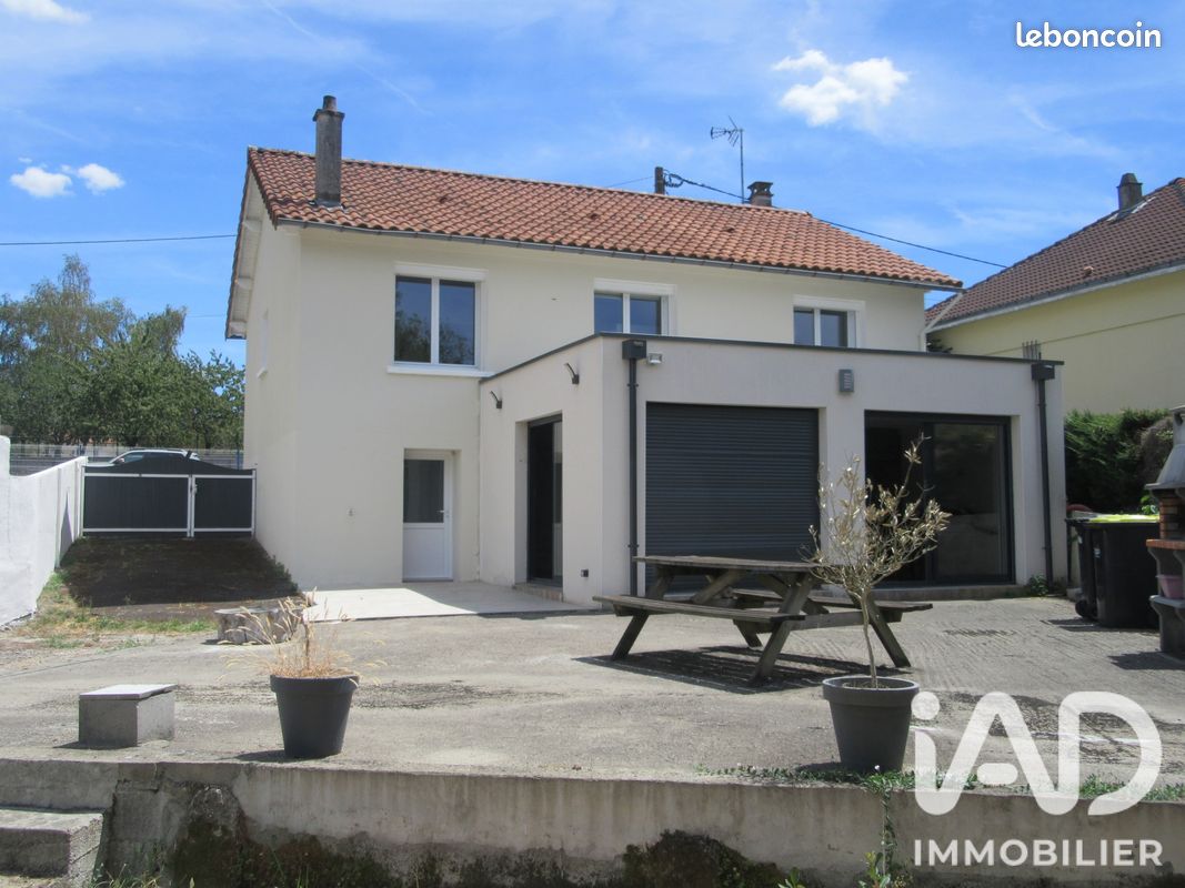 Maison 5 pièces 100 m² · à Moncoutant-sur-Sèvre · 100 m² · 153 500 €
