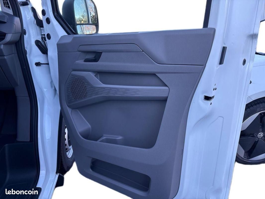 Volkswagen Transporter VAN TDI 170 CH BVA8 4M L1 (image 16)