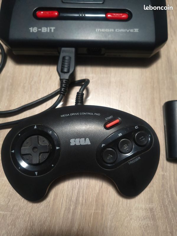 Sélecteur Multi-tap Sega HAA-2652 Pour Mega Drive - Avec Boîte Et Manuel Japonais - Occasion