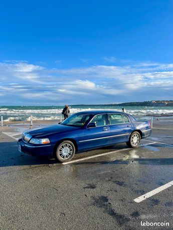 Lincoln Town Car 2008