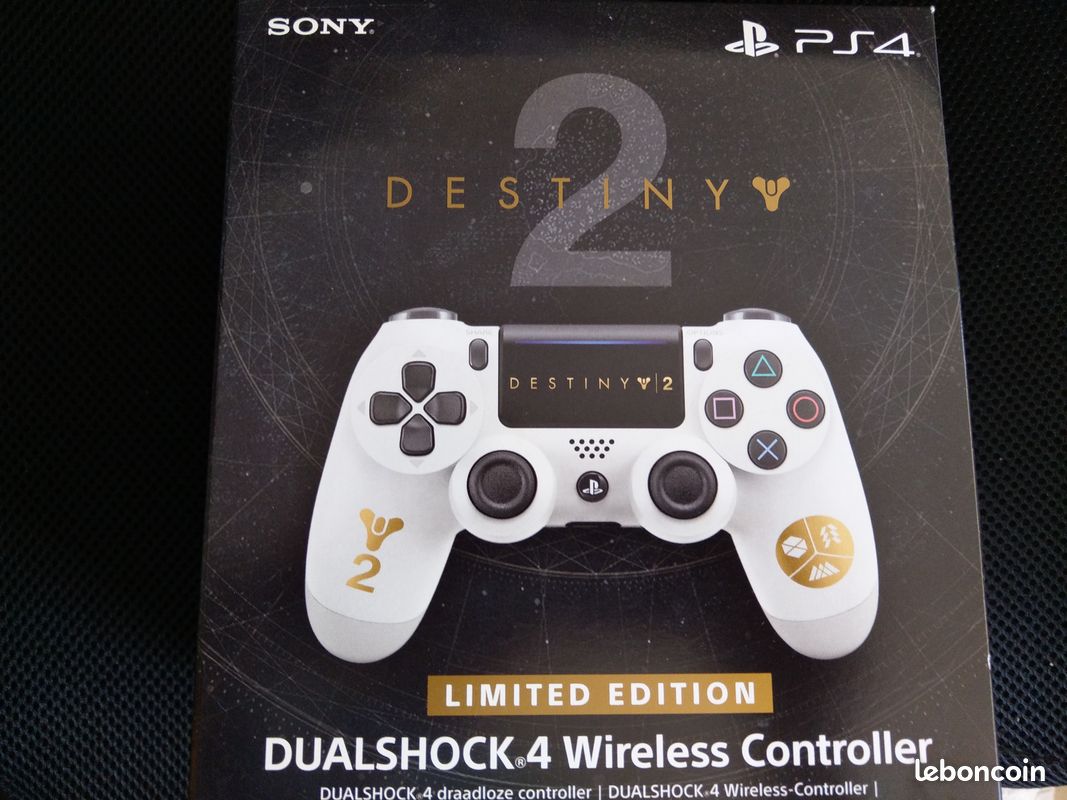 Manette PS4 avec jeu offert à 39,99