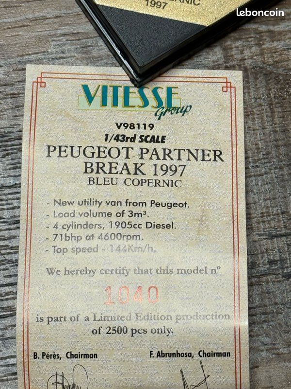 Peugeot Partner break bleu de 1997 (Vitesse