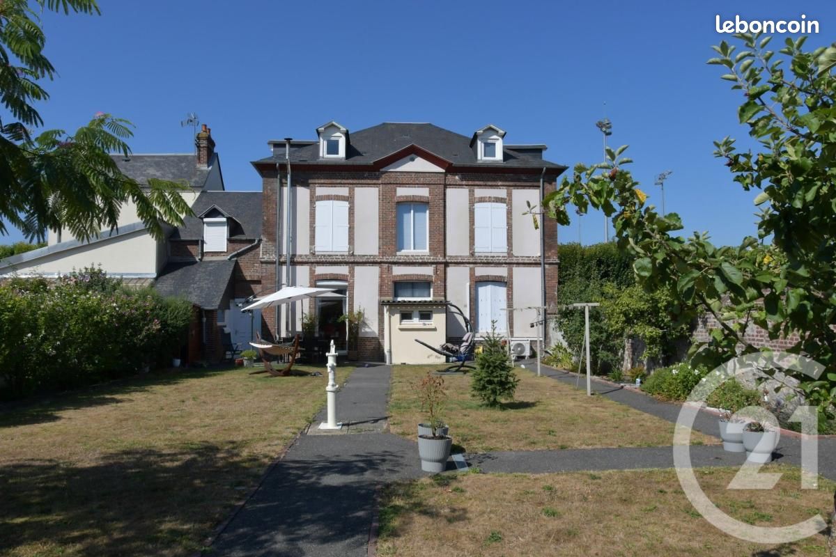 Maison 9 pièces 200 m² · à Lisieux · 200 m² · 379 250 €