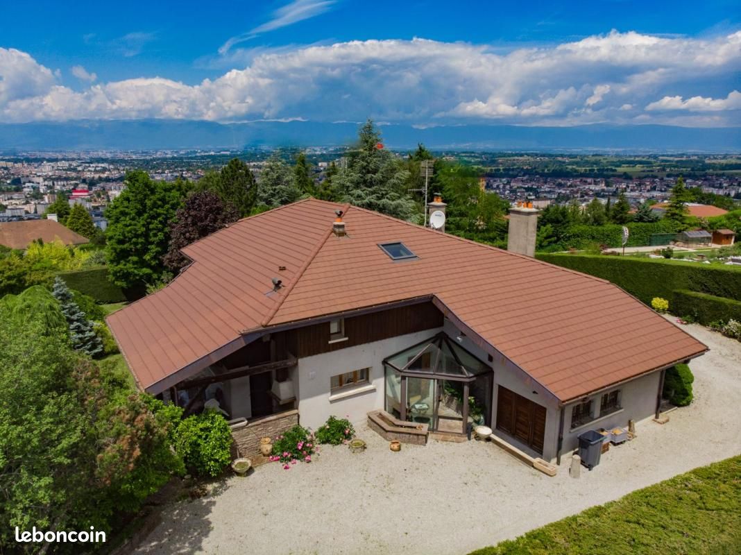 Maison 6 pièces 371 m² · à Vétraz-Monthoux · 371 m² · 1 090 000 €
